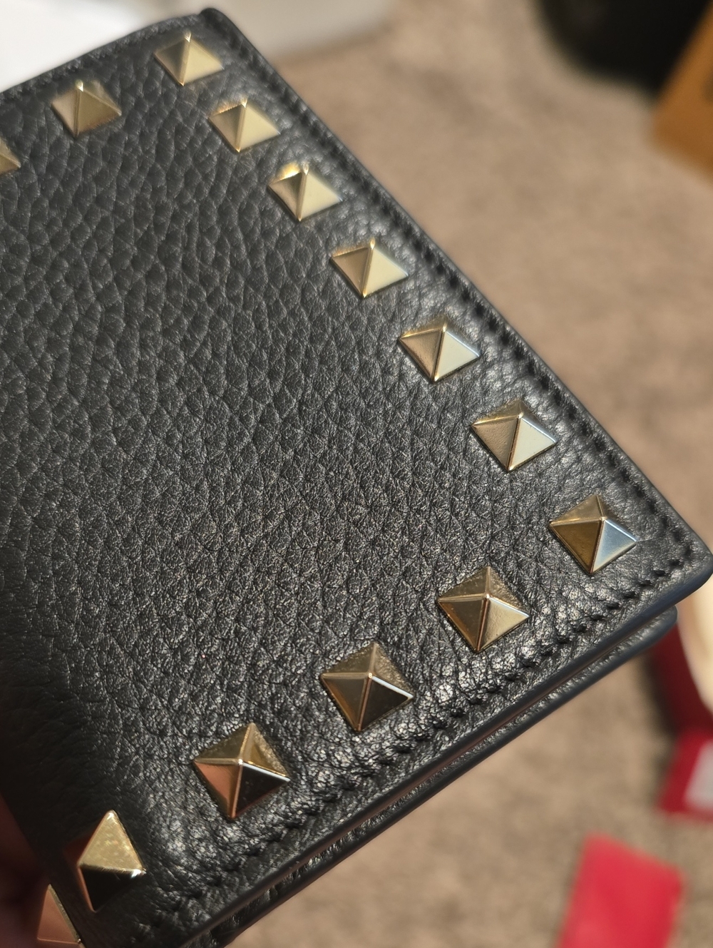 Full Inclusion Valentino Garavani Rockstud Wallet - Picture 12 of 14